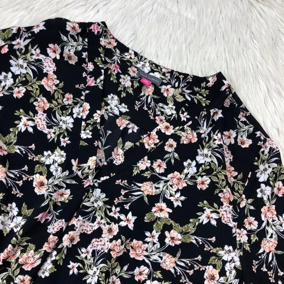🎉HP🎉VINCE CAMUTO Floral Blouse - Picture 3 of 6